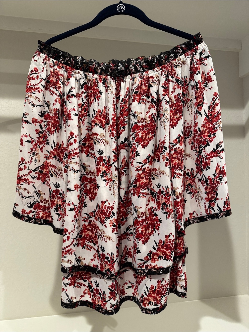 White House Black Market White and Red Floral High-Low Skirt